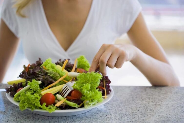 comer ensalada de verduras na túa dieta favorita